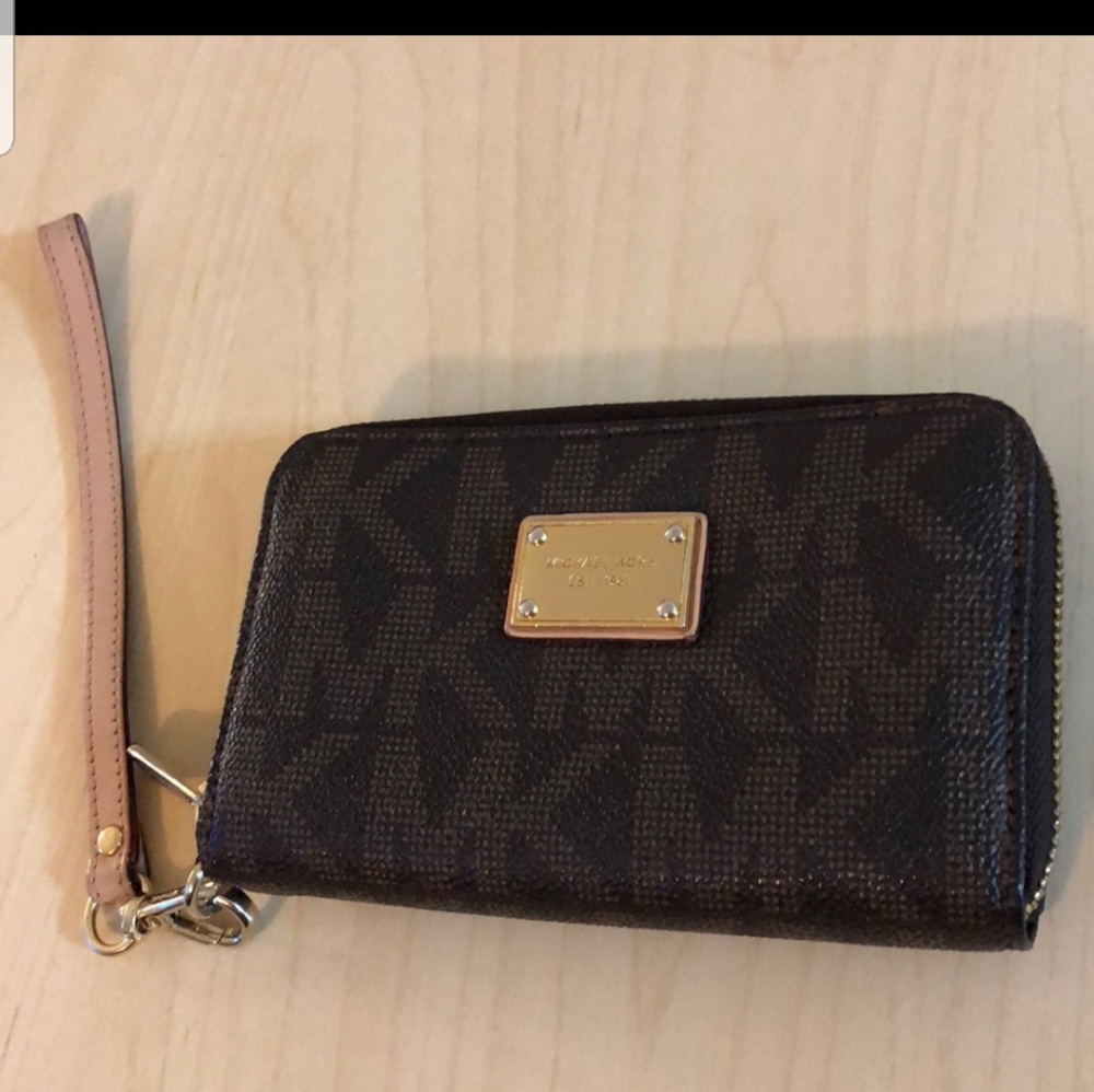 Original Michael Kors wristlet